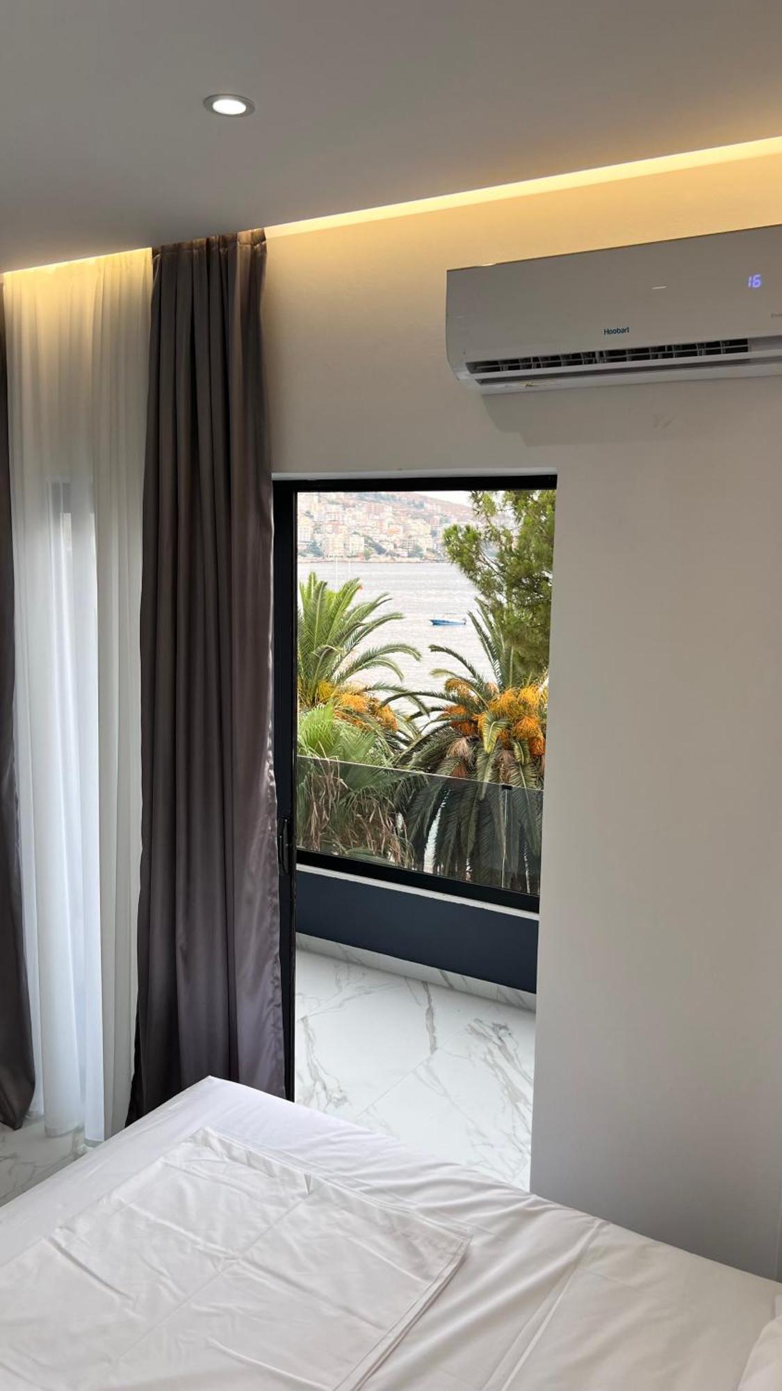 Lezet Hotel Sarandë 外观 照片